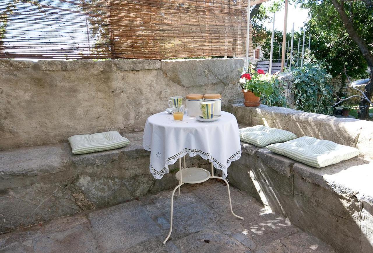 Villa Maja Stone House à Kornić Extérieur photo