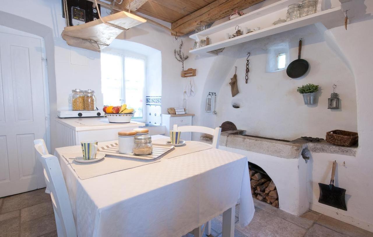 Villa Maja Stone House à Kornić Extérieur photo